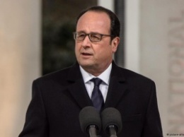 Президент Франции передумал менять конституцию