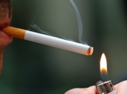 Курение связанно с гибелью защищающих от рака бактерий