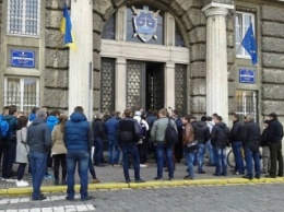 Активисты сорвали представление львовского прокурора