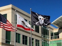 Apple подняла над кампусом пиратский флаг в честь 40-летнего юбилея компании