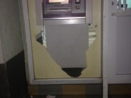 В Мукачево пытались "обчистить" банкомат (ФОТО)