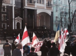 В Киеве проходила акция в поддержку преследуемых на родине беларусов-добровольцев с Донбасса
