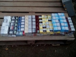 На блокпостах под Мариуполем обнаружили сигареты, алкоголь и наркотики (ФОТО)