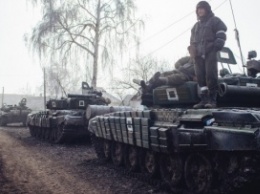 Боевикам в Луганск пригнали 15 танков и 7 грузовиков с боеприпасами