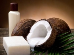 Ученые: Кокосовое молоко способно остановить выпадение волос