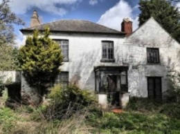 В Британии обнаружен жуткий заброшенный "дом привидений". В него советуют не заходить - не каждый выдержит
