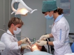 В Доброполье гражданам могут поставить бесплатные зубные протезы