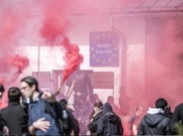 На границе Австрии и Италии демонстранты подрались с полицией