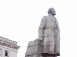 В течение трех дней в Одесской области повалят 52 памятника Ленину (ФОТО)