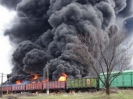 Вагоны с топливом взорвались в Луганской области