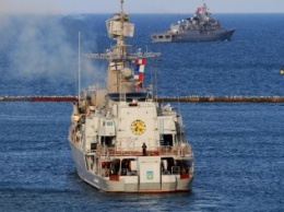 Турецкие корабли вместе с флагманом украинского флота ушли из Одессы на маневры