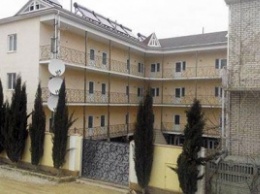 Меджлисовцы в Судаке отгрохали 6 гостиниц на самозахватах и отказываются освобождать землю
