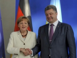 Меркель поддержала Порошенко: его присутствие в "панамском досье" не повлияет на успехи в борьбе с коррупцией