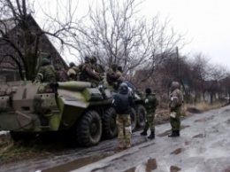 Боевики сгоняют на передовую танки и артиллерию