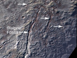 Фото от NASA: гигантский "ледяной паук" на Плутоне