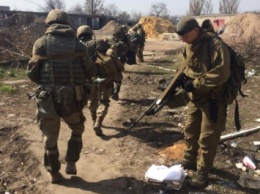 Бойцы из крови и металла: в промзоне Авдеевки украинские бойцы уничтожают боевиков "Сомали" один за другим