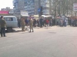 В Запорожской области грузовик с военными врезался в пешеходов