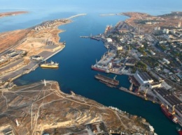 Кабмин через 2 года после аннексии официально закрыл рыбные порты Керчи и Севастополя