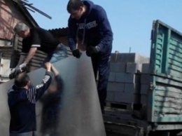 В Горняцком районе Макеевки выдают стройматериалы для восстановления домов