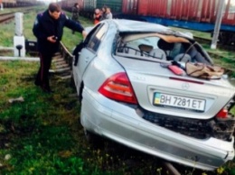 В Одесской области погиб парень на "Мерседесе", вылетев на железнодорожные пути (ФОТО)