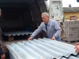 В Кировском районе Макеевки выдают стройматериалы для восстановления домов