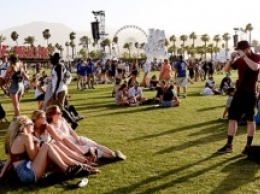 Рианна, Леонардо Ди Каприо, Тейлор Свифт и многие другие посетили фестиваль Coachella