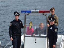 Украинская полиция патрулирует Днепр на катерах