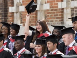 Британия урезала визы для иностранных студентов-неевропейцев