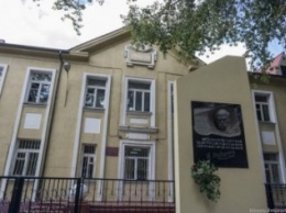Под Одессой в школе обвалилась стена (ФОТО)