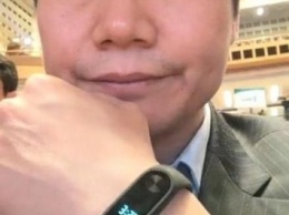 Обнародованы первые фото фитнес-браслета Xiaomi Mi Band2