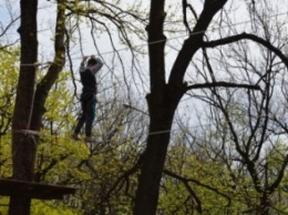 «На абордаж!» В Енакиево появился веревочный парк
