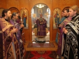 Великий пост: правящий архиерей Днепропетровской епархии возглавил богослужение в сельском приходе (ФОТО)