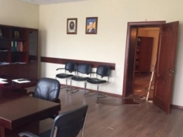 Активисты выбили дверь в кабинет начальника Волынской таможни