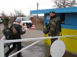 Боевики обстреляли КПП "Станица Луганская" - снаряд попал в вагончик фискальной службы - Тука
