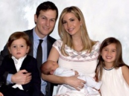 Иванка Трамп представила первый семейный снимок с новорожденным сыном