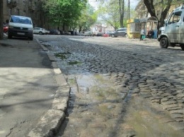В лужу или яму? Одесские дороги предоставляют богатый выбор (ФОТО, ВИДЕО)