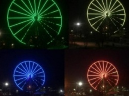 В Запорожской области колесо обозрения оснастили разноцветной подсветкой (ФОТО)