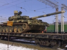 Россияне пригнали в Луганск 24 танка