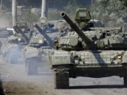 На Донбасс прибыла новая партия оружия: боевики получили 24 танка и 320 тонн боеприпасов