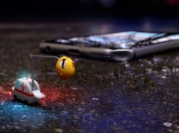 Motorola разбила iPhone 6s и Galaxy S7 edge в рекламе «небьющегося» смартфона Droid Turbo 2 [видео]