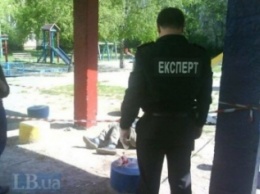 В Киеве на детской площадке обнаружили труп мужчины