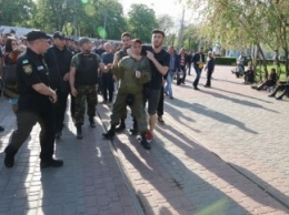 "Правый сектор" и "куликовцы" устроили драку в Одессе: зачинщиков пришлось выдворять за пределы Куликова поля