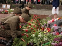 День Победы в Макеевке: шествие, митинг, возложение цветов