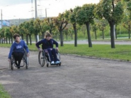 В Краматорске состоялись гонки на инвалидных колясках