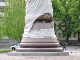 В Полтаве была предпринята попытка взорвать памятник Мазепе до его официального открытия