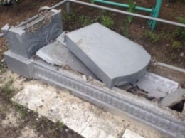 В Краматорске задержан кладбищенский вандал, который "воскрешал умерших"