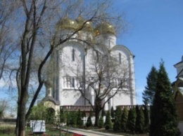 Паломники из Доброполья посетили Свято-Успенский Николо-Васильевский монастырь