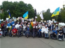 Участники «Марафона Мира» из Кривого Рога преодолели 168 км Донецкой и Харьковской областей