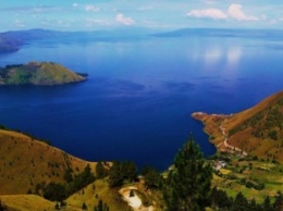 В озере суматранского вулкана Тоба массово умирает рыба