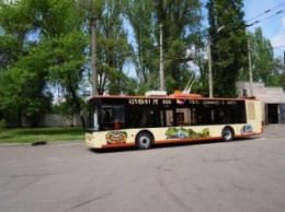 В Кривом Роге запустили отремонтированный за 1,2 миллиона гривен троллейбус, который будет экономить 30% электроэнергии (ФОТО)